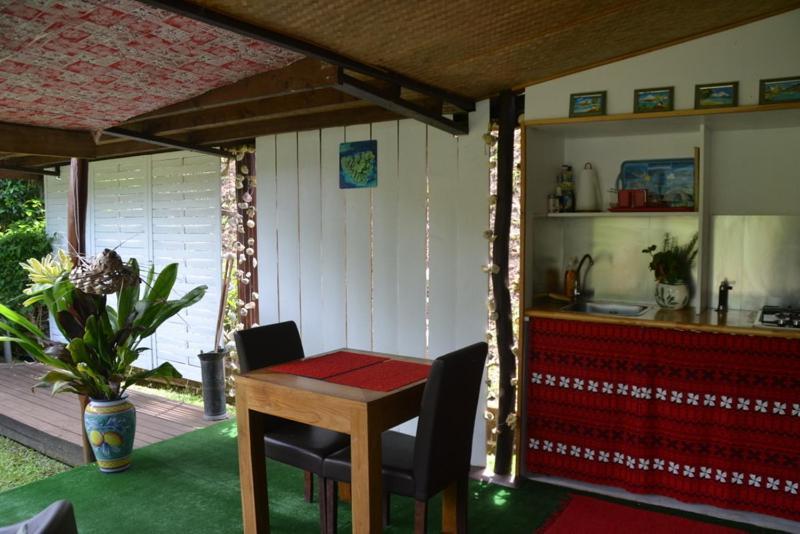 Te Fare Hinahei Apartment โมโอเรอา ภายนอก รูปภาพ